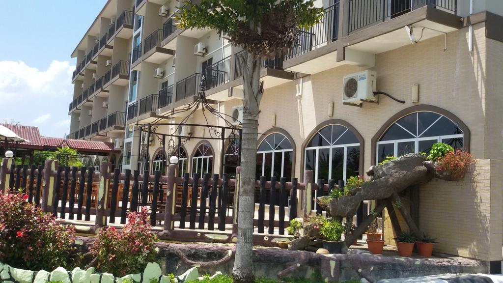 Yeob Bay Hotel & Resort 卢穆特 外观 照片