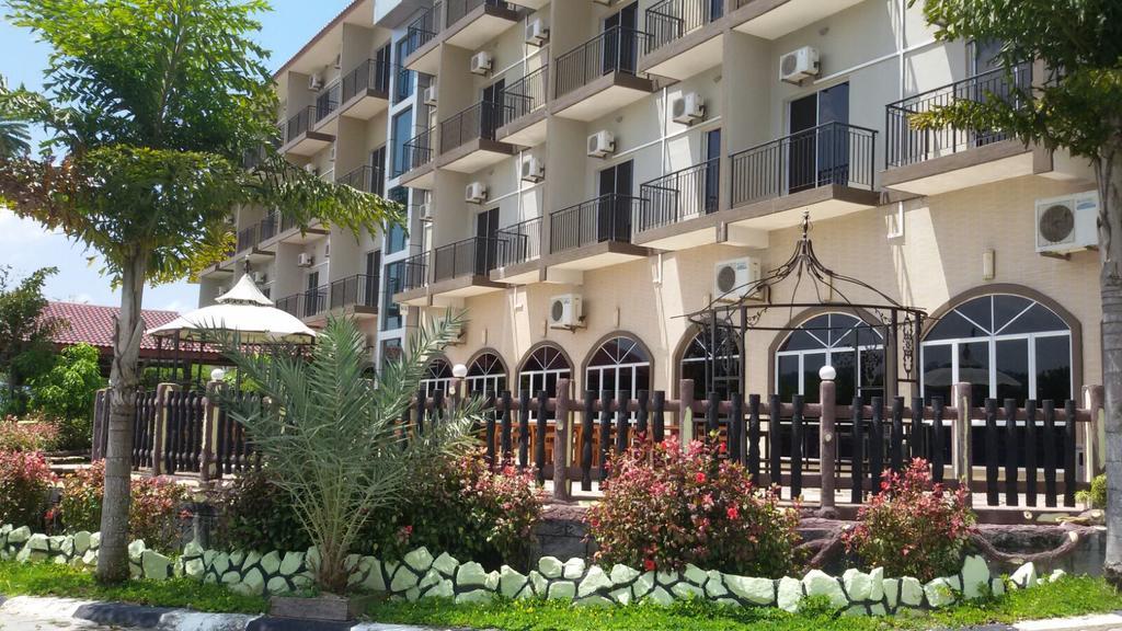Yeob Bay Hotel & Resort 卢穆特 外观 照片