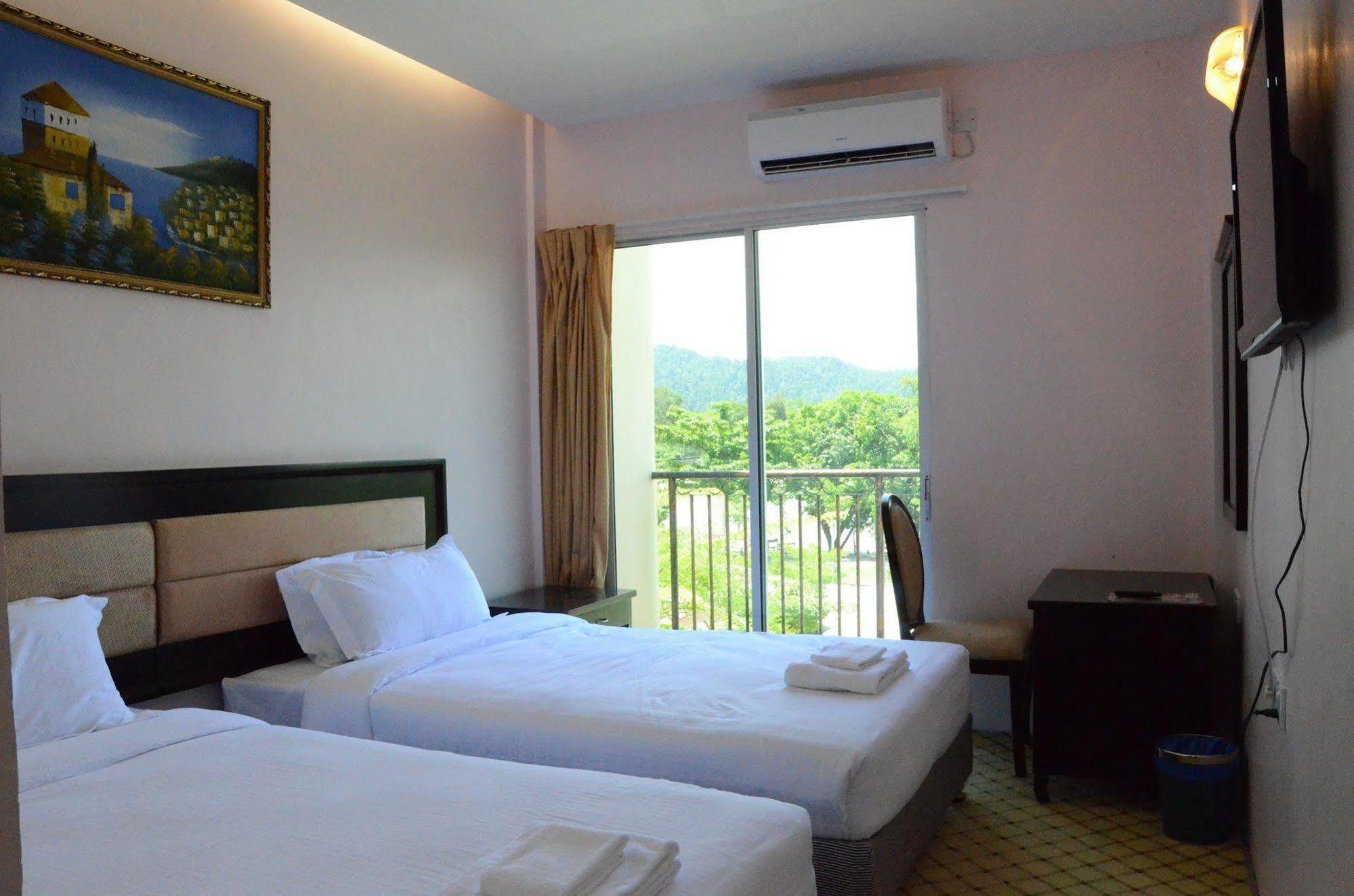 Yeob Bay Hotel & Resort 卢穆特 外观 照片